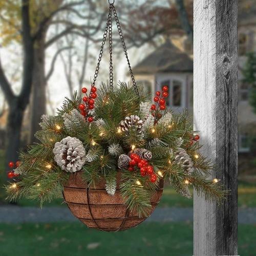 Christmas hanging basket ™